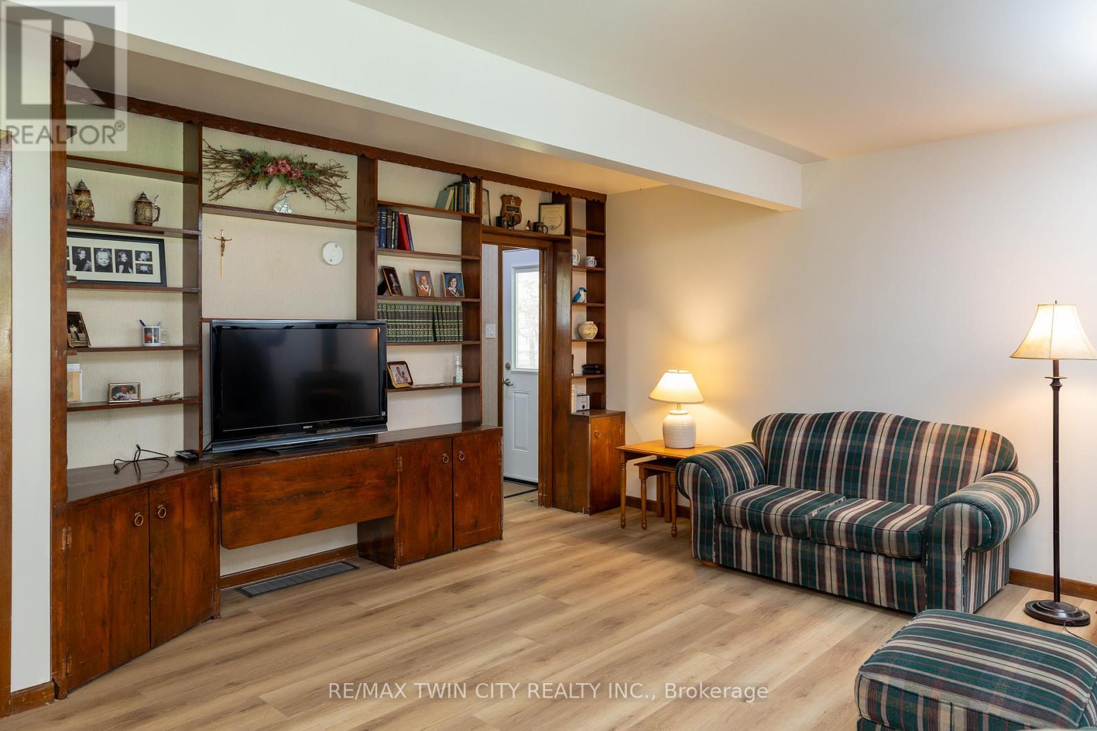 638 Oak Park Road, Brant, Ontario  N3T 5L8 - Photo 21 - X13052442