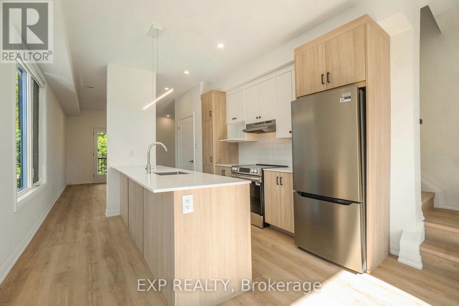 202 - 255 Castor Street, Russell, Ontario  K4R 0M2 - Photo 8 - X12604144