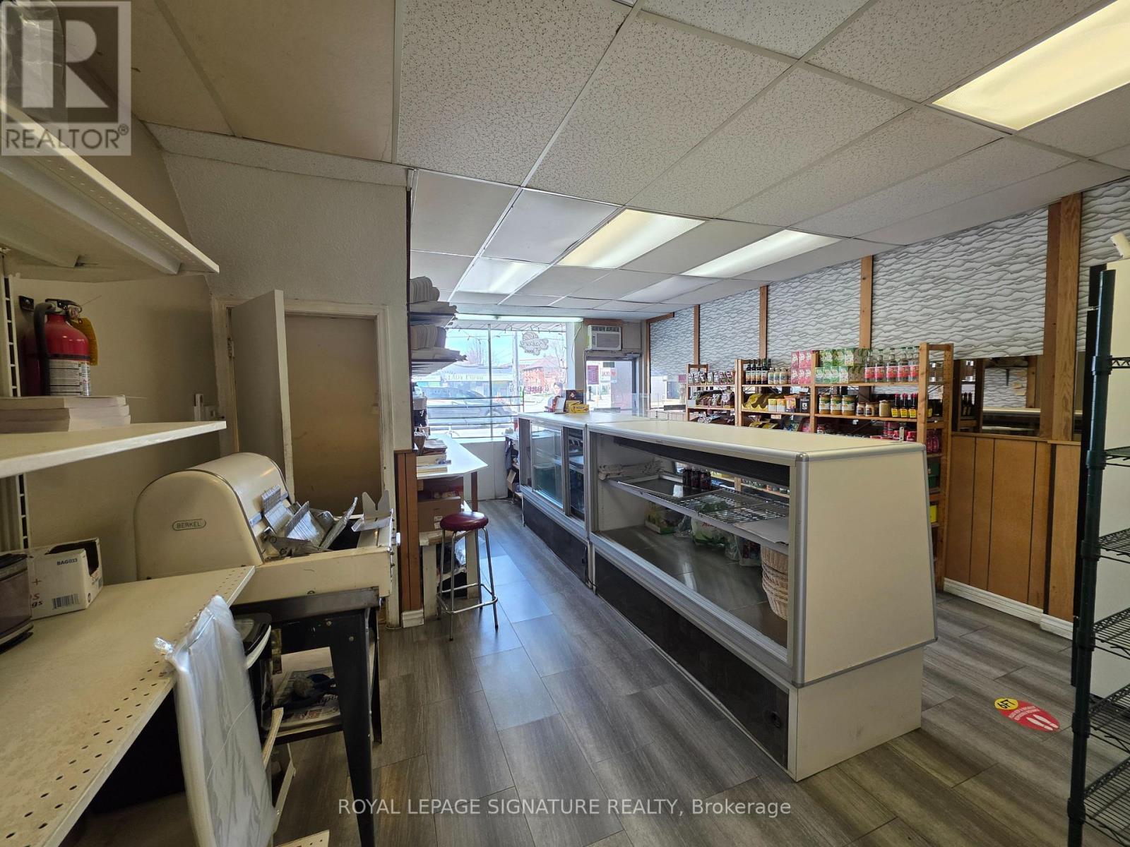 11 - 2783 Lake Shore Boulevard W, Toronto, Ontario  M8V 1H4 - Photo 3 - W12884408