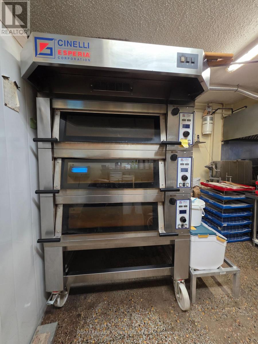 11 - 2783 Lake Shore Boulevard W, Toronto, Ontario  M8V 1H4 - Photo 6 - W12884408