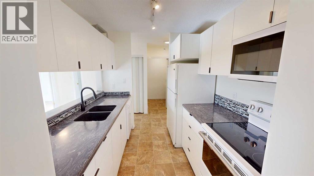 10405 99 Street, Grande Prairie, Alberta  T8V 6Z3 - Photo 3 - A2287292