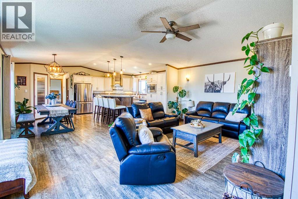 1004 6th Avenue, Beaverlodge, Alberta  T0H 0C0 - Photo 9 - A2304006