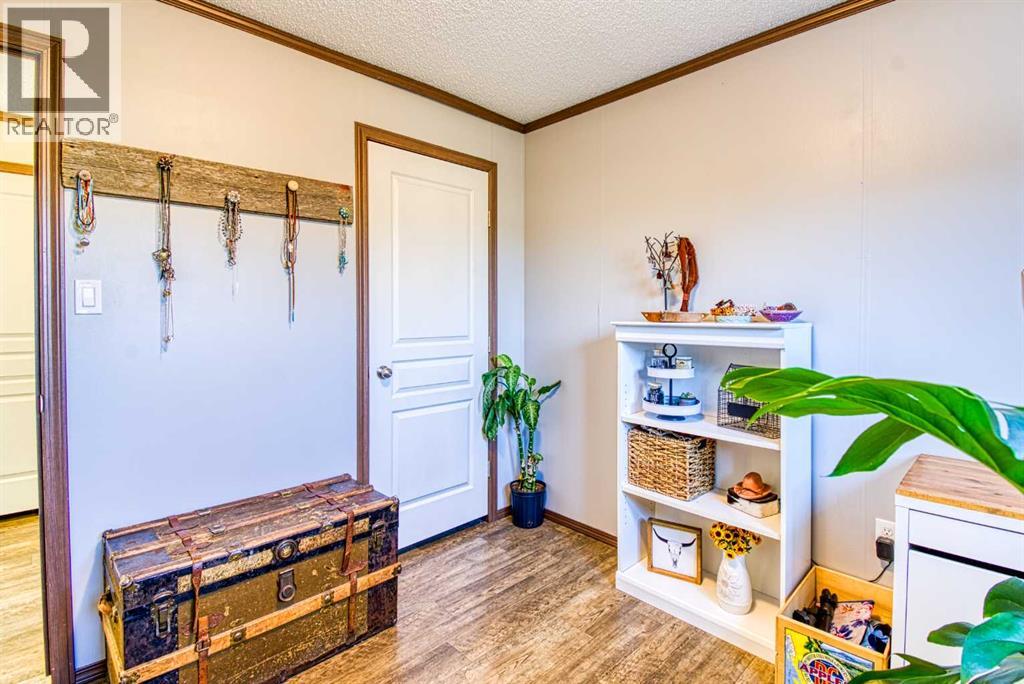 1004 6th Avenue, Beaverlodge, Alberta  T0H 0C0 - Photo 17 - A2304006