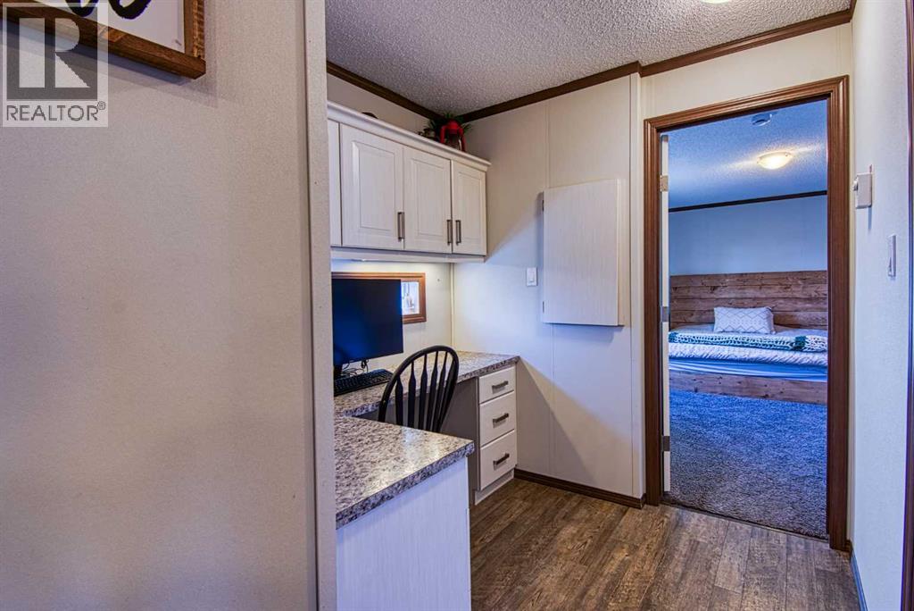 1004 6th Avenue, Beaverlodge, Alberta  T0H 0C0 - Photo 24 - A2304006