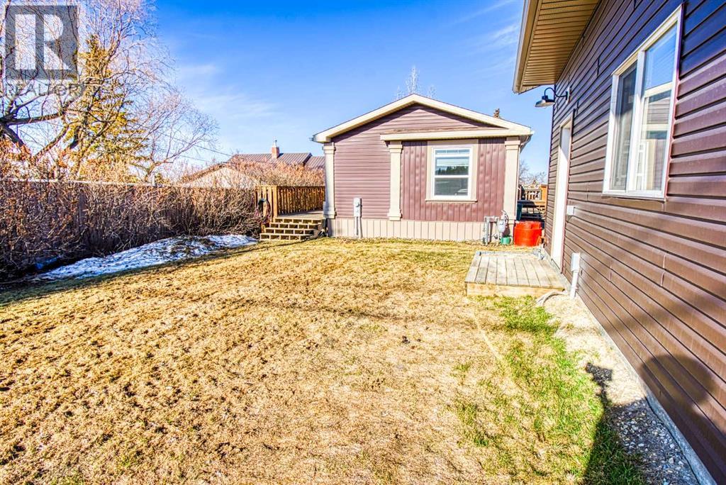 1004 6th Avenue, Beaverlodge, Alberta  T0H 0C0 - Photo 32 - A2304006