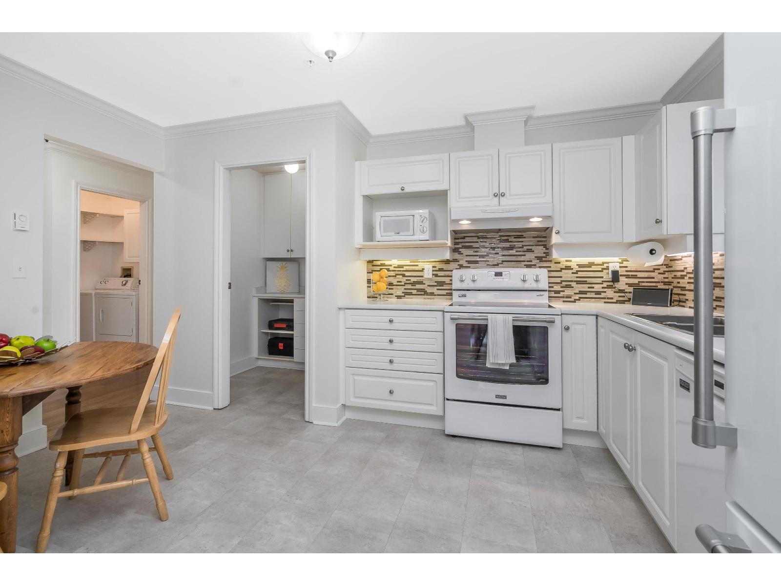 304 15272 20 Avenue, Surrey, British Columbia  V4A 2A3 - Photo 14 - R3115990