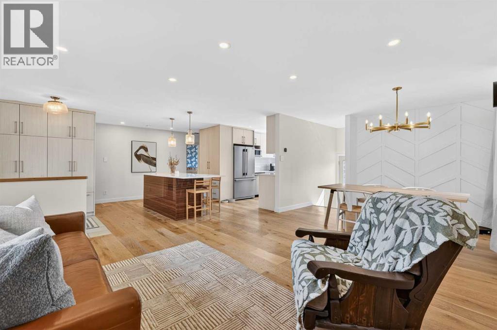 12 Glacier Drive Sw, Calgary, Alberta  T3E 5A1 - Photo 11 - A2305055