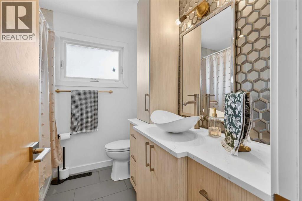 12 Glacier Drive Sw, Calgary, Alberta  T3E 5A1 - Photo 17 - A2305055