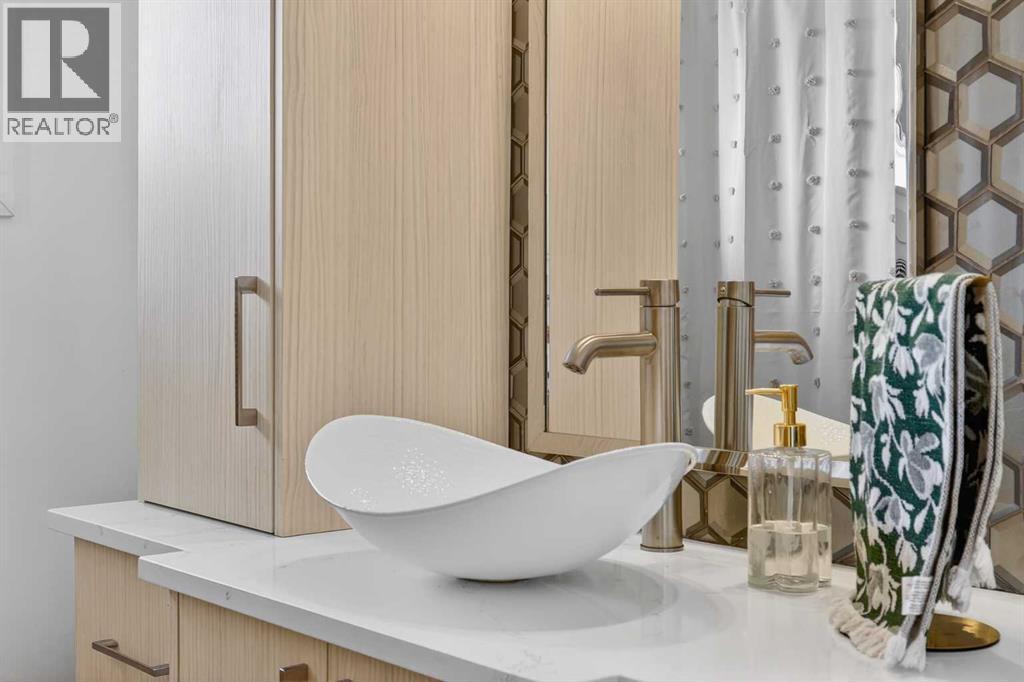 12 Glacier Drive Sw, Calgary, Alberta  T3E 5A1 - Photo 18 - A2305055