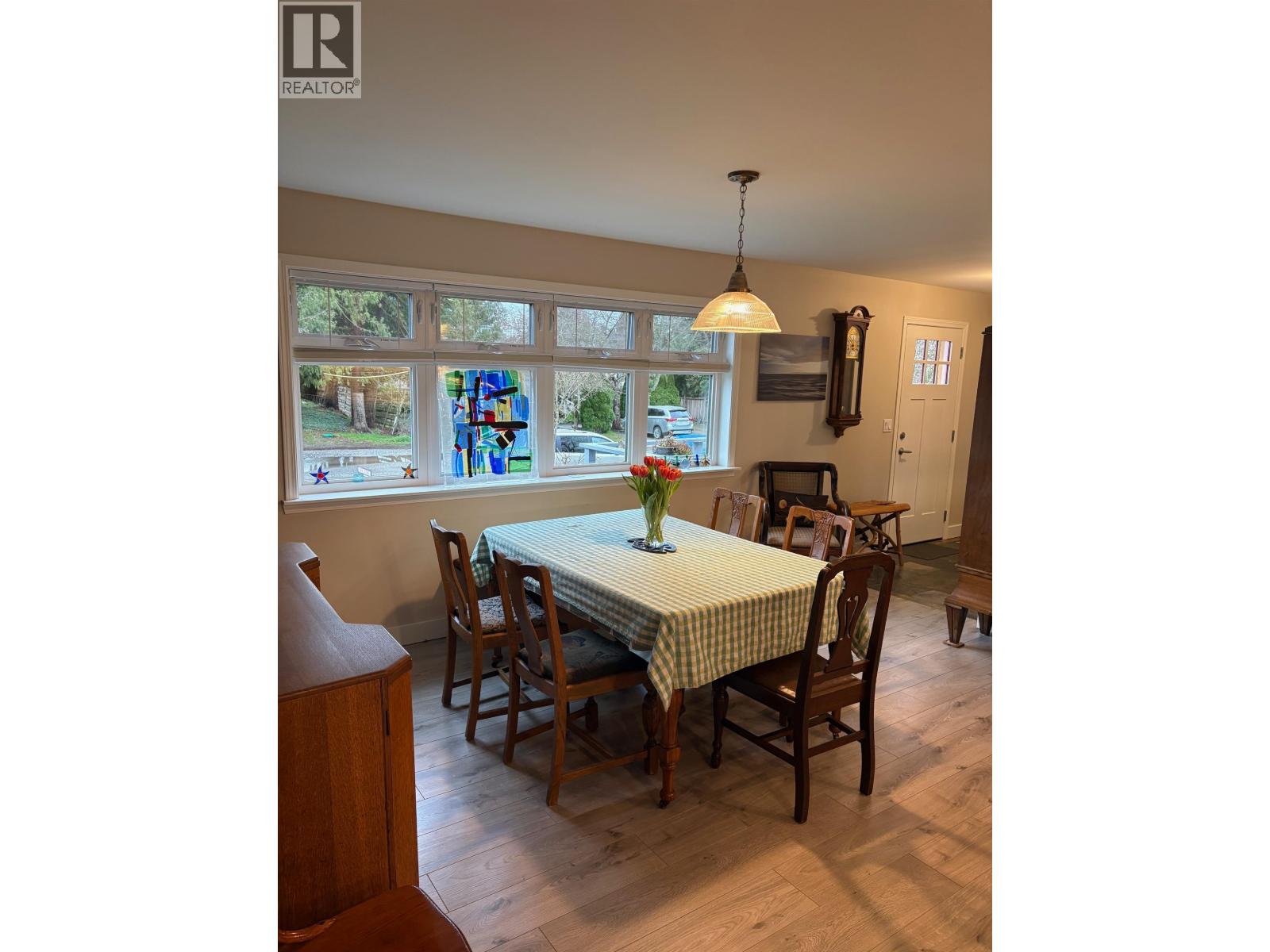 5702 Medusa Street, Sechelt, British Columbia  V0N 3A0 - Photo 4 - R3099668