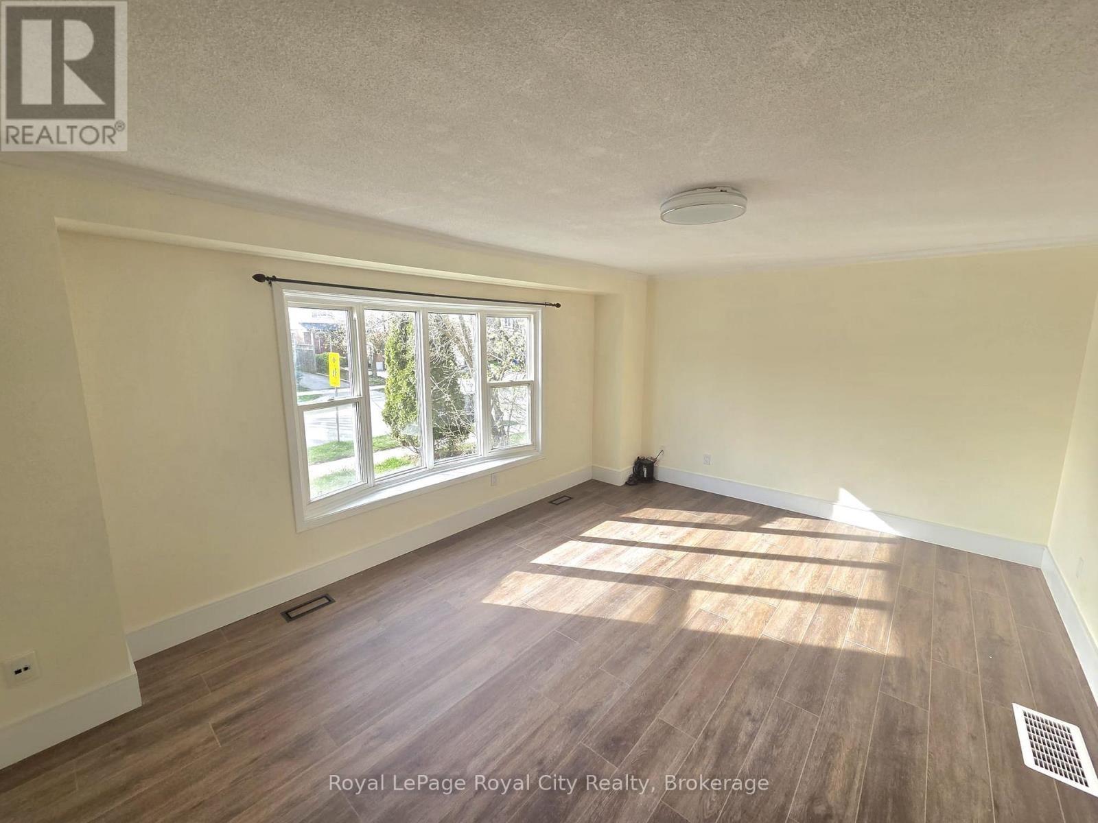 184 Ironwood Road, Guelph, Ontario  N1G 3R4 - Photo 2 - X13013118