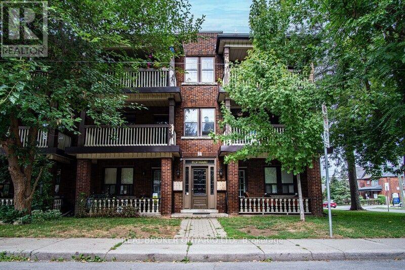 10 - 4 HYDE PARK AVENUE, Hamilton, Ontario