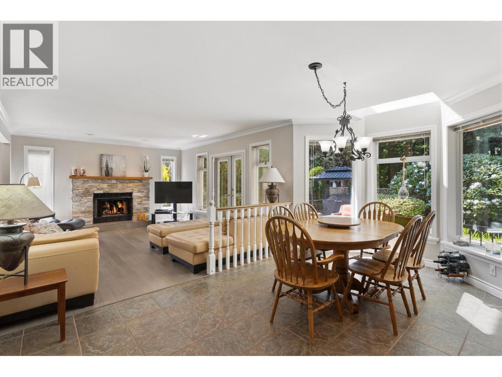 2465 Berton Place, North Vancouver, British Columbia  V7H 2W9 - Photo 11 - R3116600