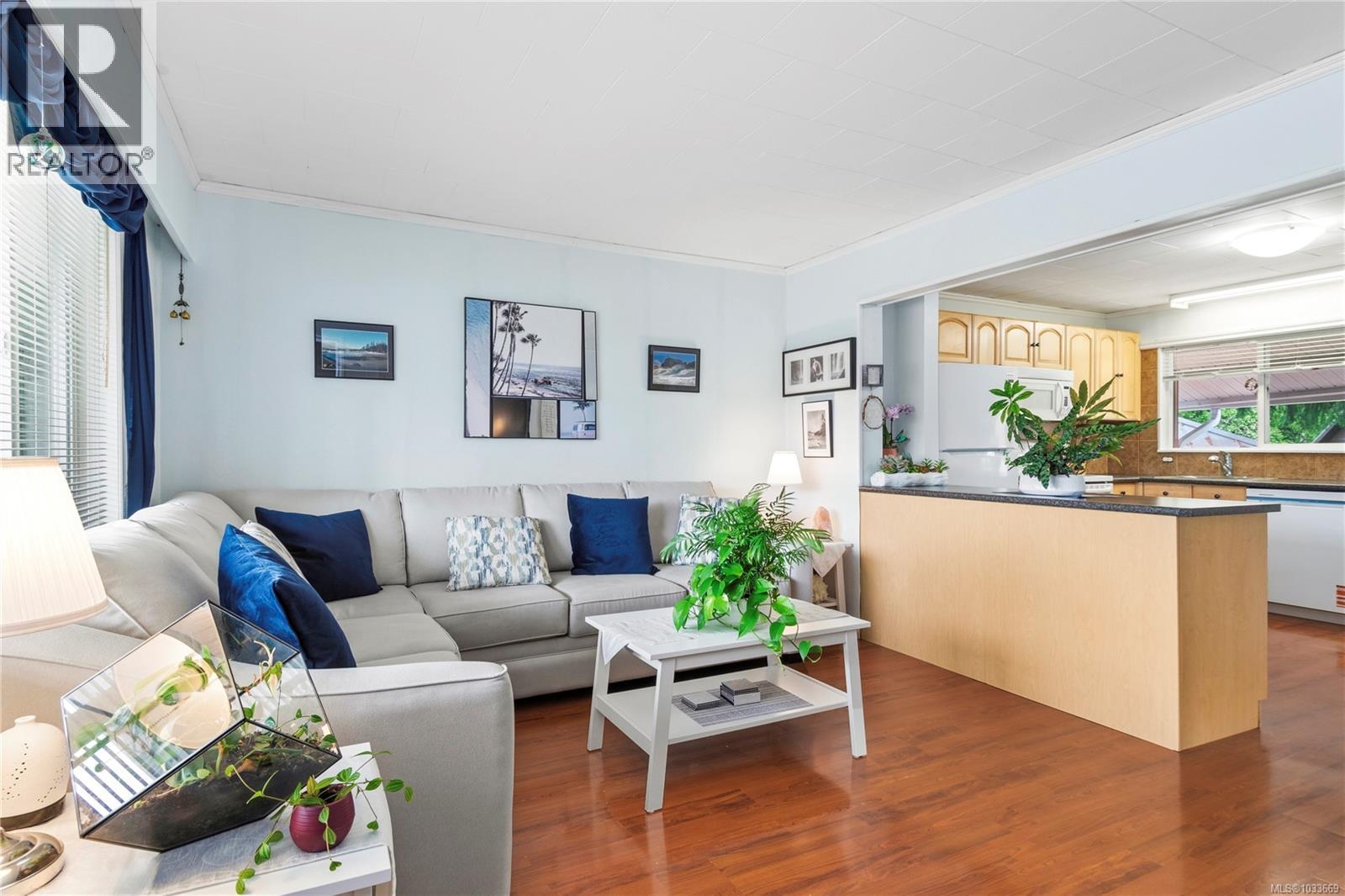 3402 Bevan Rd, Cumberland, British Columbia  V0R 1S0 - Photo 11 - 1033669