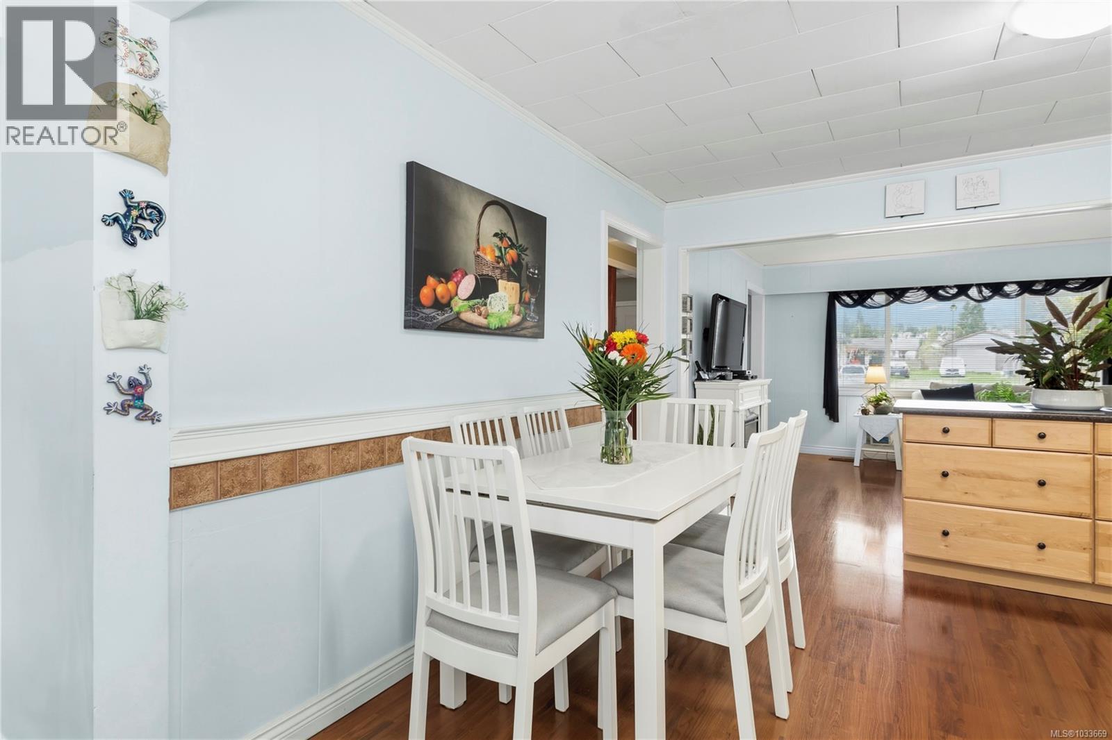 3402 Bevan Rd, Cumberland, British Columbia  V0R 1S0 - Photo 13 - 1033669