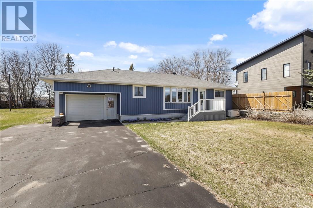 53 Walcot Street, Little Current, Ontario  P0P 1K0 - Photo 1 - 2127371