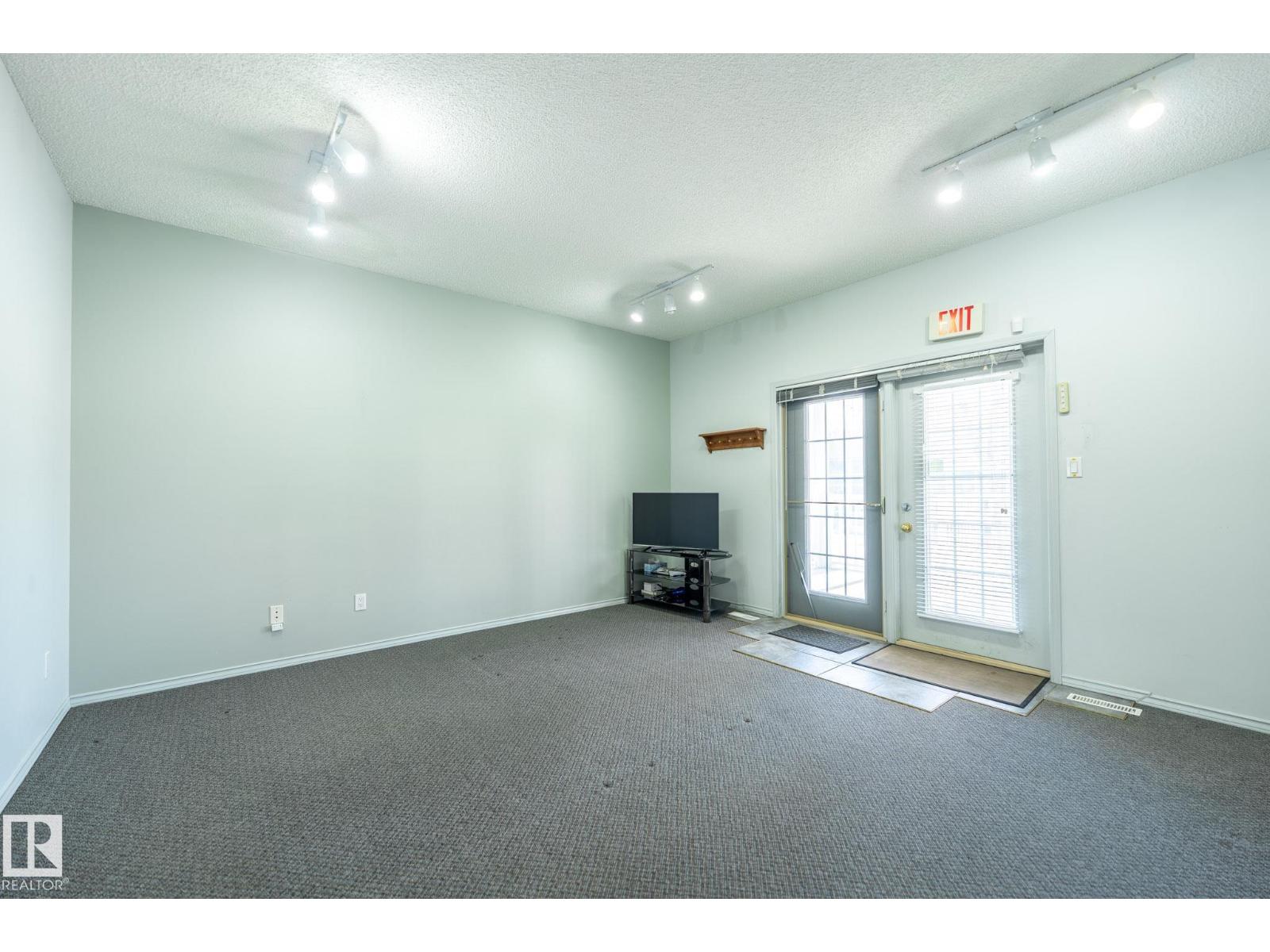 #3 10235 111 St Nw, Edmonton, Alberta  T5K 1V5 - Photo 3 - E4484461