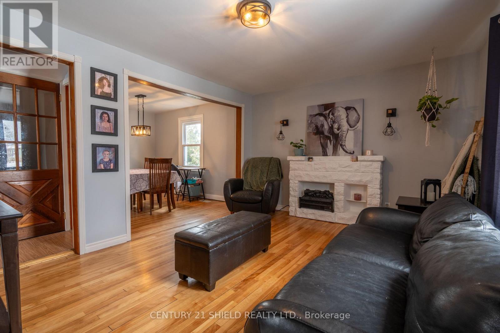 1005 Third Street E, Cornwall, Ontario  K6H 2E9 - Photo 3 - X12891262