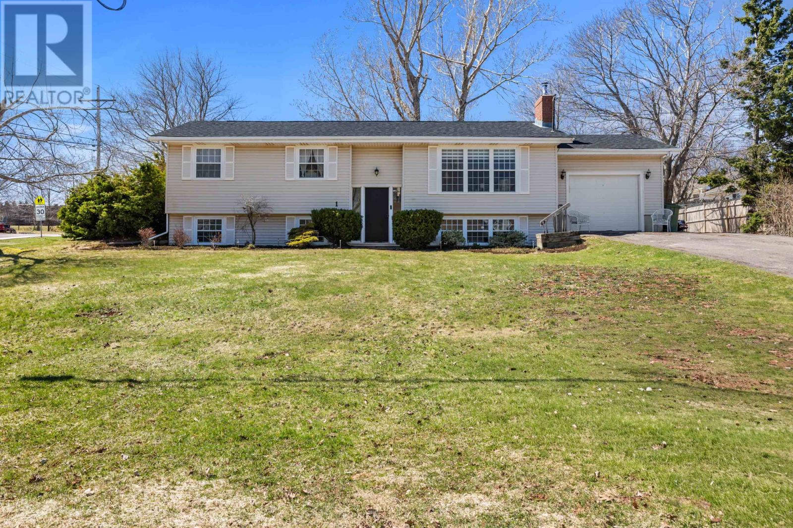 1 Braemore Avenue, Charlottetown, Prince Edward Island  C1E 1N5 - Photo 2 - 202608821