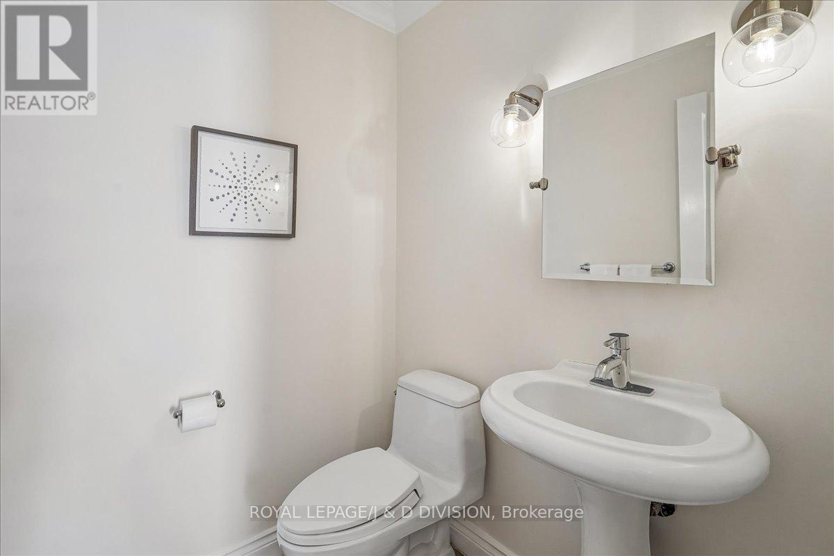 8 Crimson Millway, Toronto, Ontario  M2L 1T6 - Photo 15 - C13048150