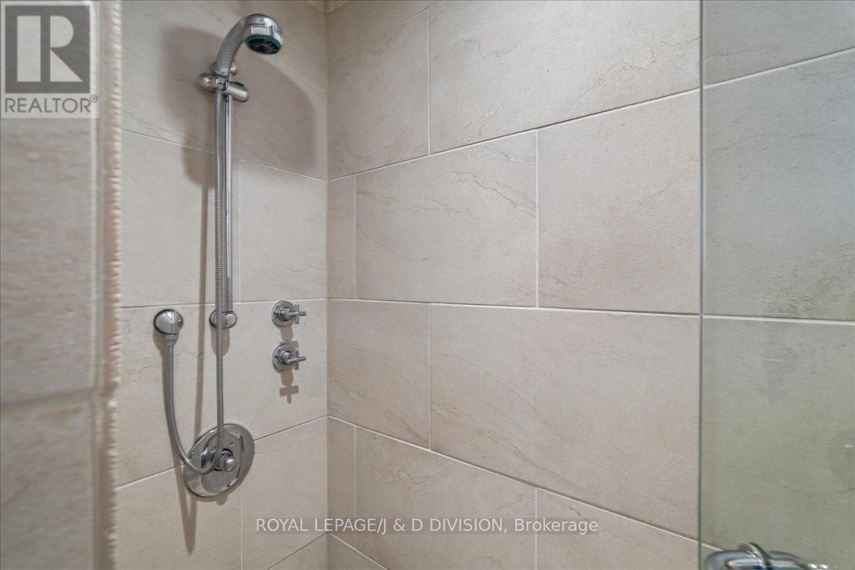 8 Crimson Millway, Toronto, Ontario  M2L 1T6 - Photo 20 - C13048150