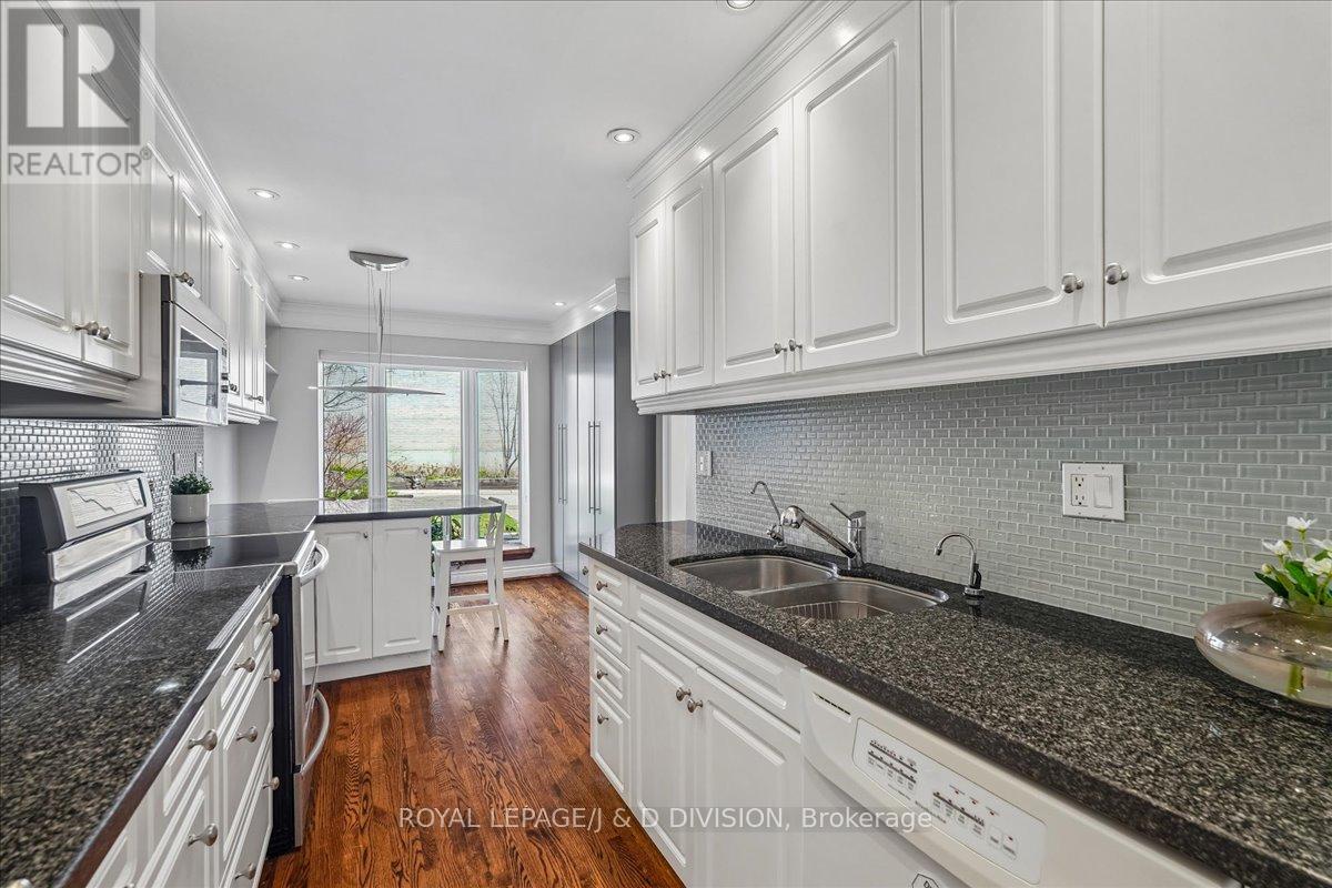 8 Crimson Millway, Toronto, Ontario  M2L 1T6 - Photo 12 - C13048150