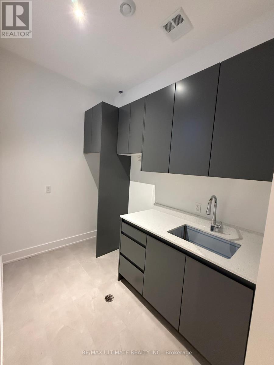 1139 Glengrove Avenue W, Toronto, Ontario  M6B 2K5 - Photo 28 - W13011556