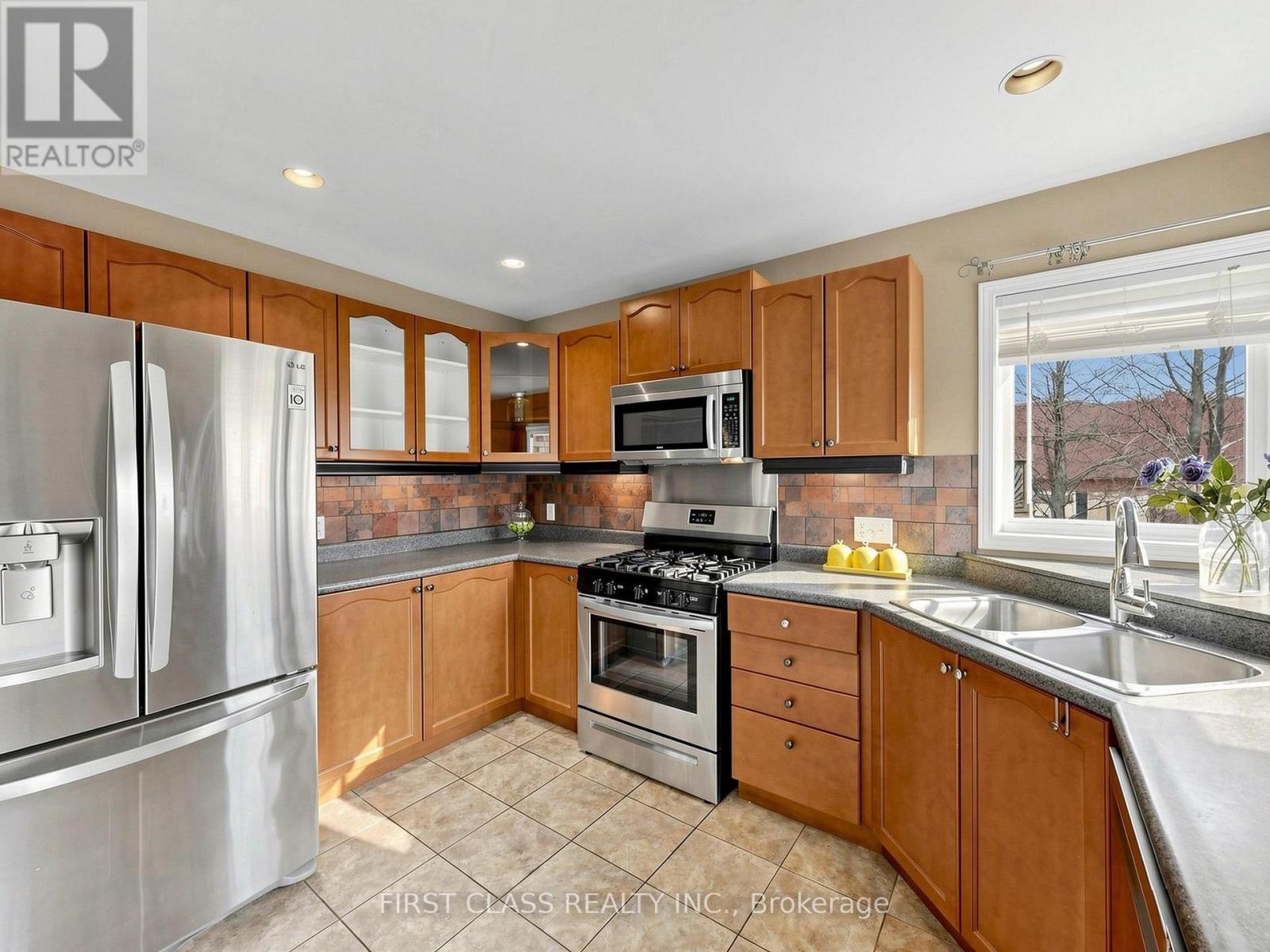 11 Diamond Court, Hamilton, Ontario  L9C 7V5 - Photo 15 - X13028152