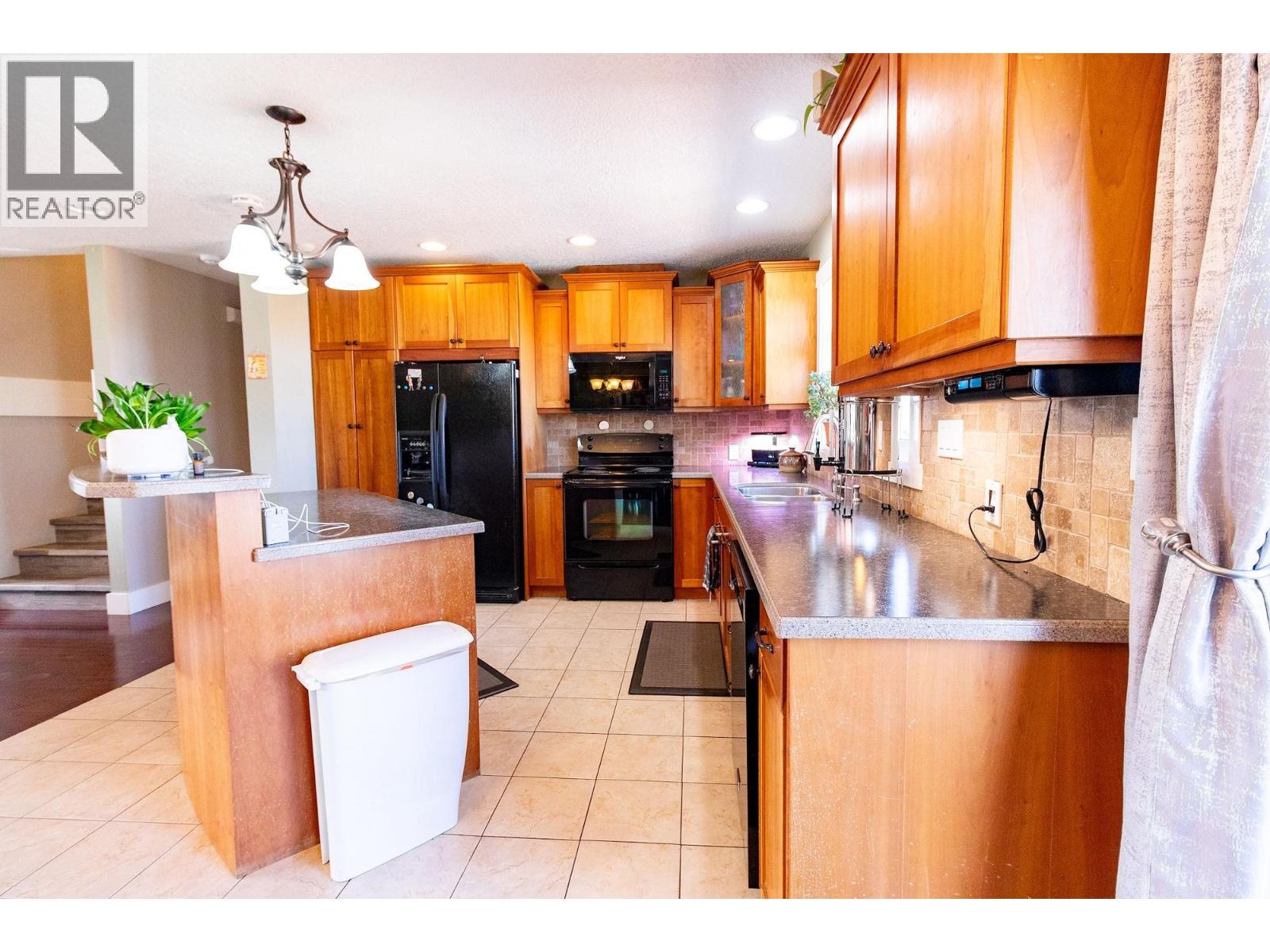 8720 114 Avenue, Fort St. John, British Columbia  V1J 0C3 - Photo 6 - R3113494