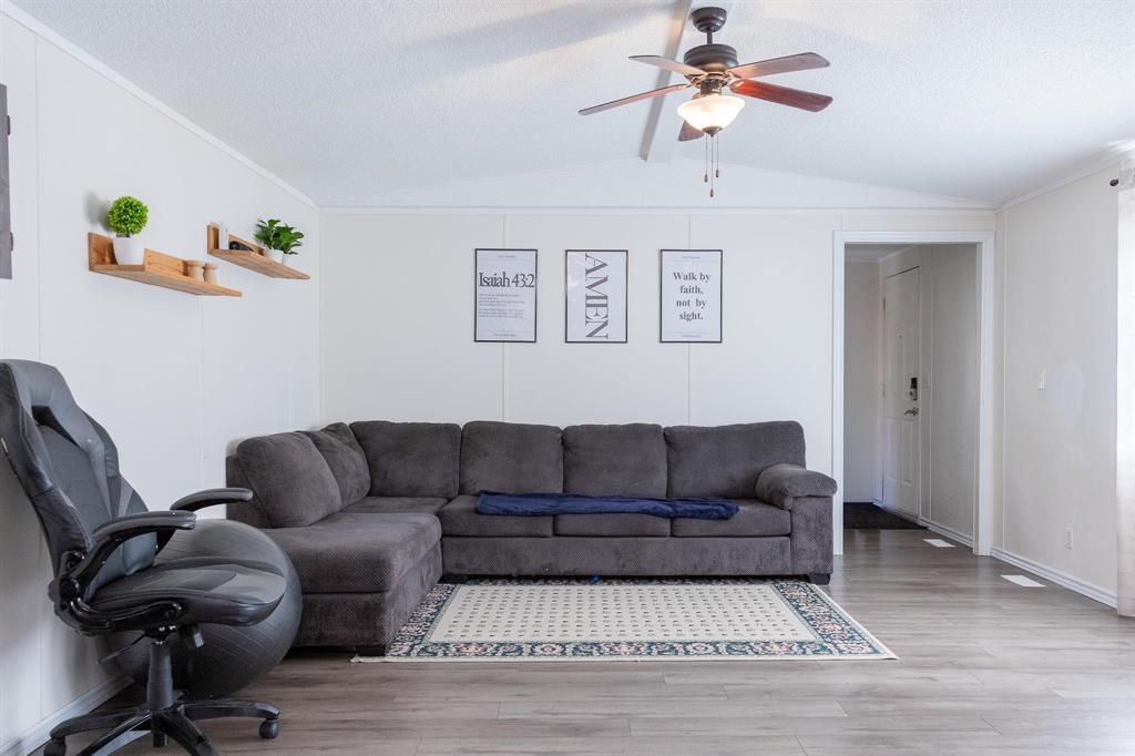 5 Aspen Four Drive, Steinbach, Manitoba  R5G 0L9 - Photo 5 - 202607767