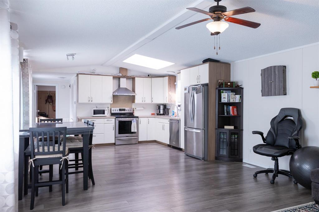 5 Aspen Four Drive, Steinbach, Manitoba  R5G 0L9 - Photo 7 - 202607767