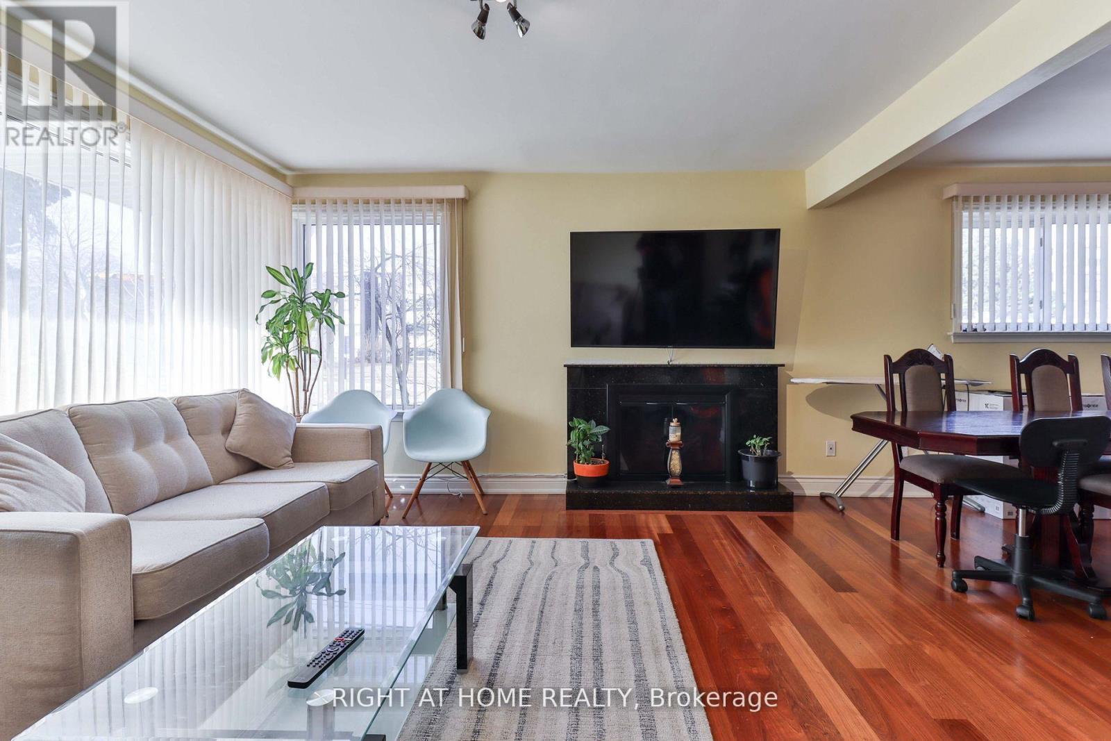Main - 2 Greenland Road, Toronto, Ontario  M3C 1N2 - Photo 10 - C13052714