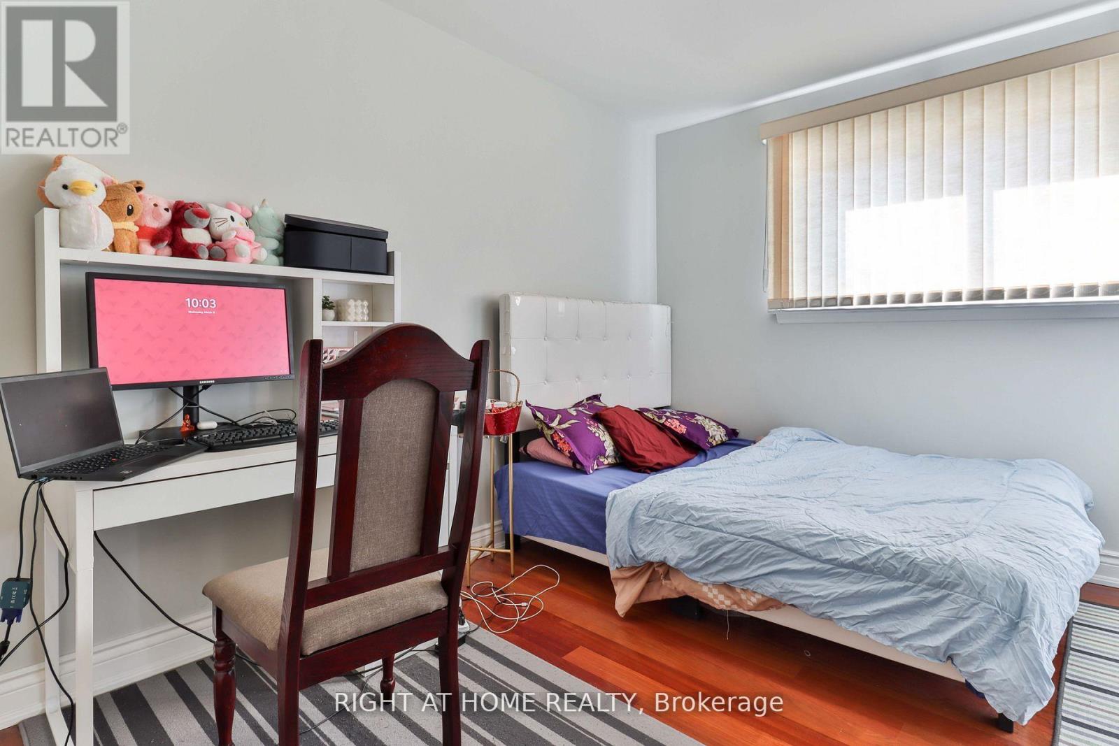 Main - 2 Greenland Road, Toronto, Ontario  M3C 1N2 - Photo 15 - C13052714