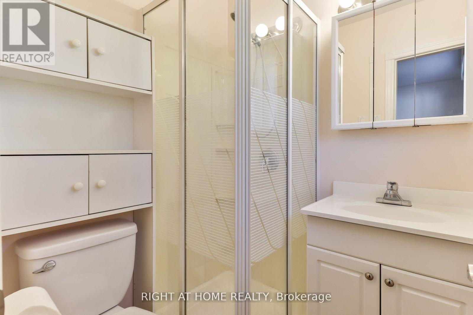 Main - 2 Greenland Road, Toronto, Ontario  M3C 1N2 - Photo 17 - C13052714