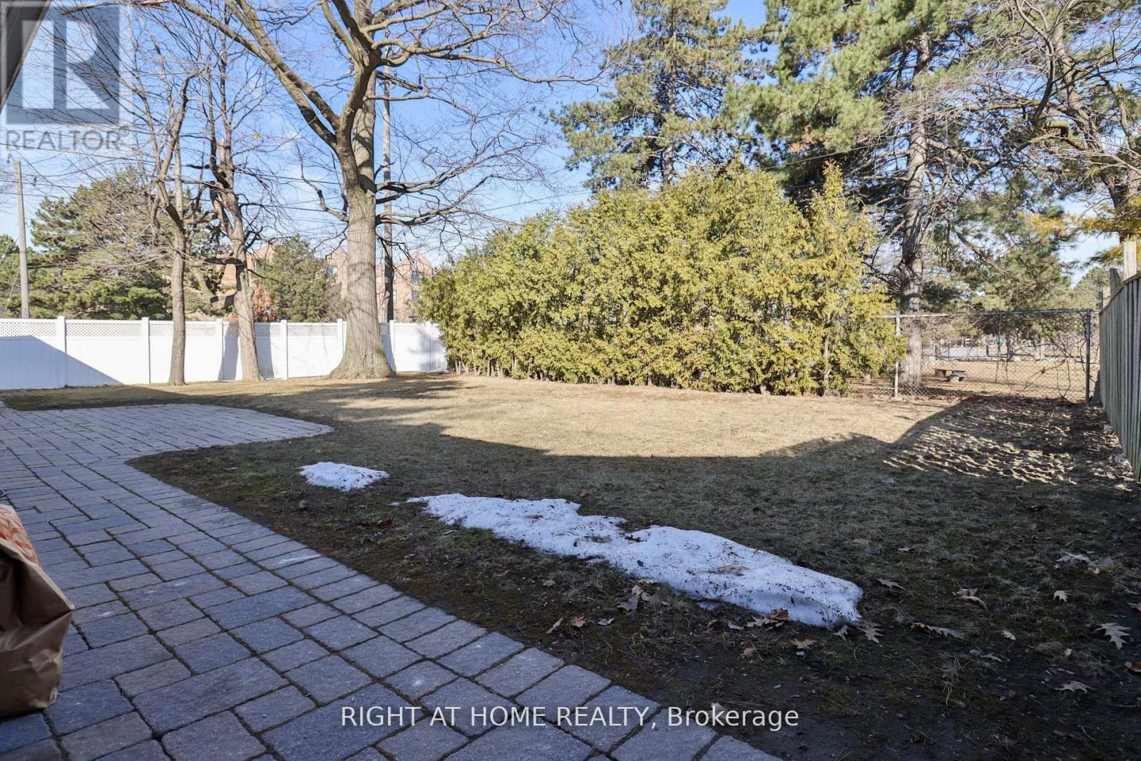 Main - 2 Greenland Road, Toronto, Ontario  M3C 1N2 - Photo 21 - C13052714