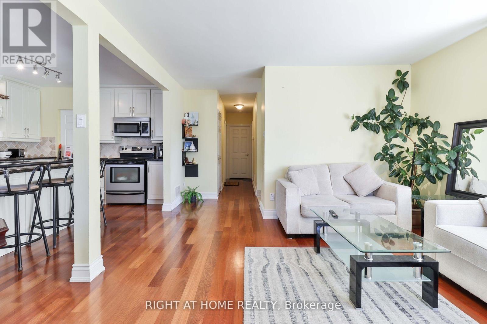 Main - 2 Greenland Road, Toronto, Ontario  M3C 1N2 - Photo 8 - C13052714