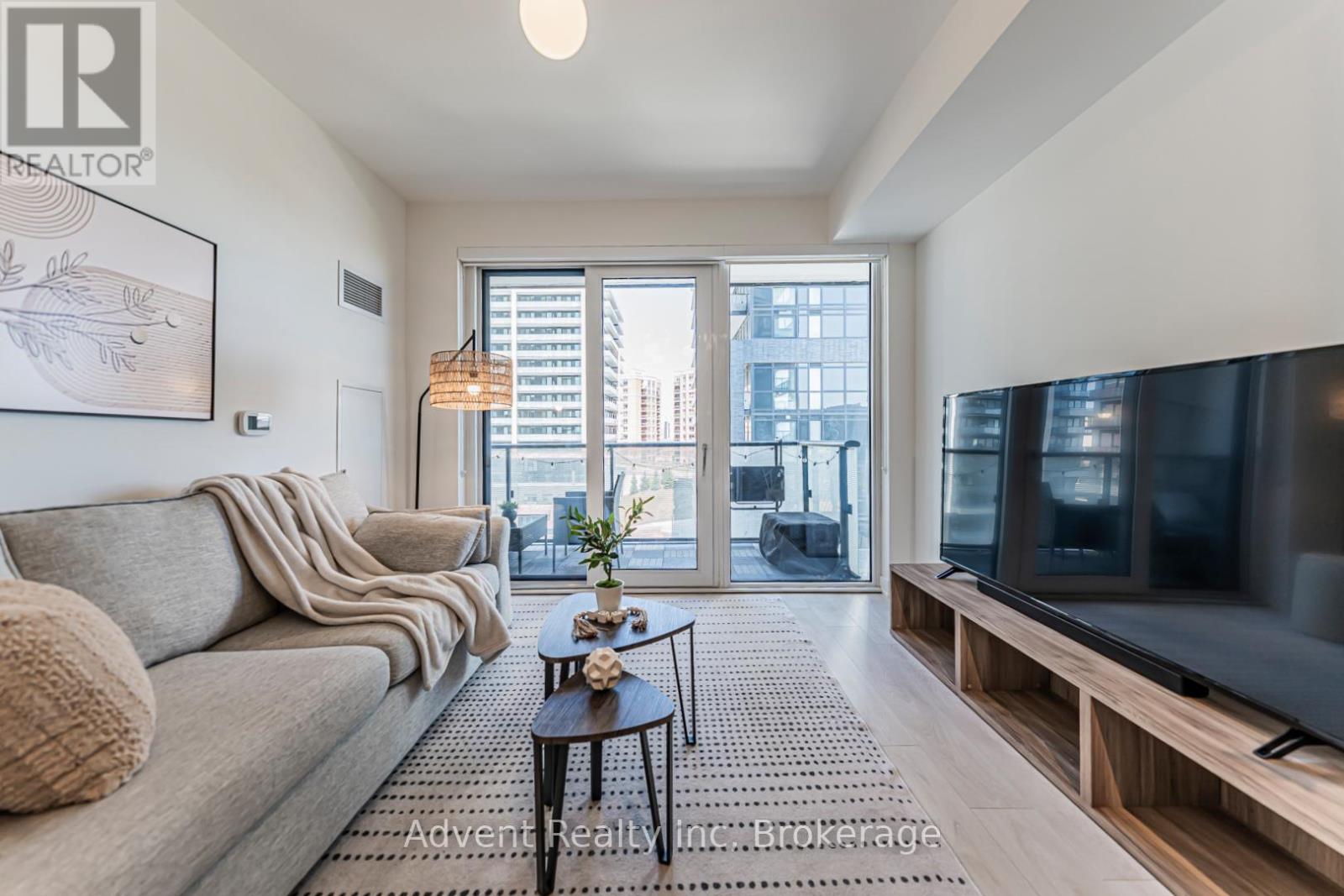 604 - 105 Oneida Crescent, Richmond Hill, Ontario  L4B 0H6 - Photo 2 - N13052614