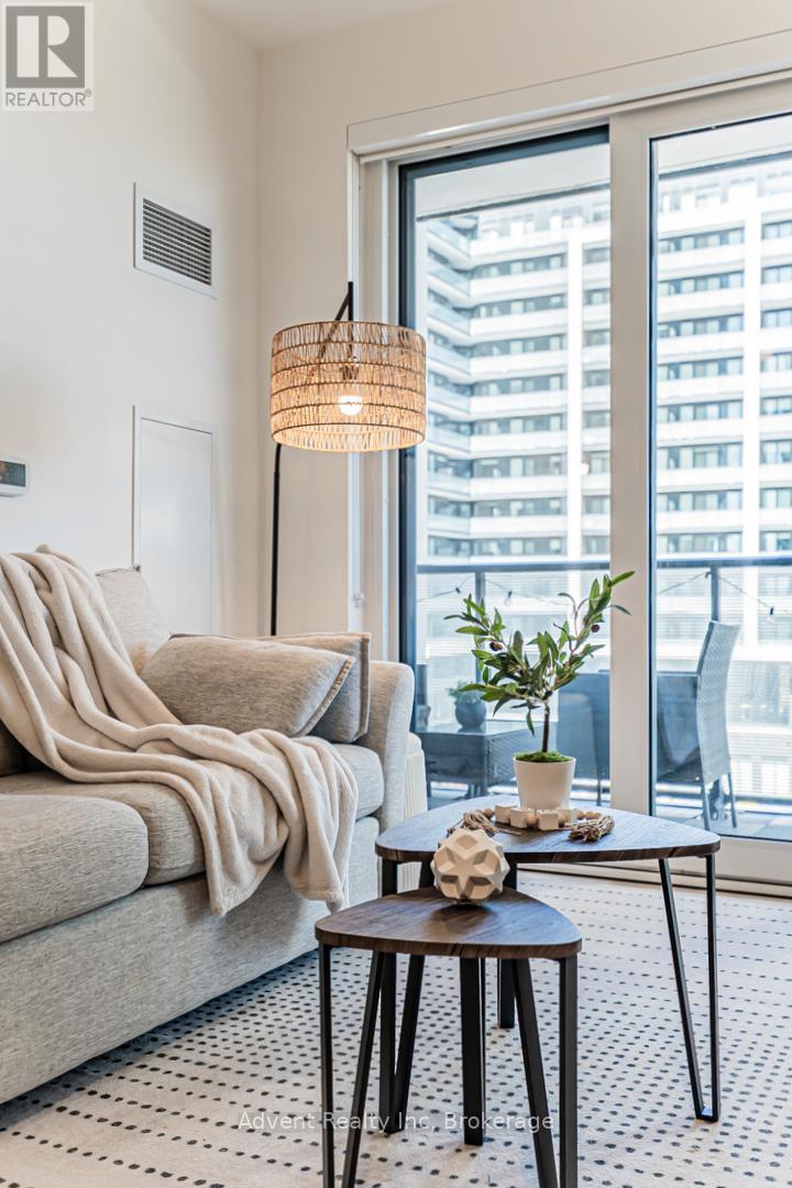 604 - 105 Oneida Crescent, Richmond Hill, Ontario  L4B 0H6 - Photo 5 - N13052614