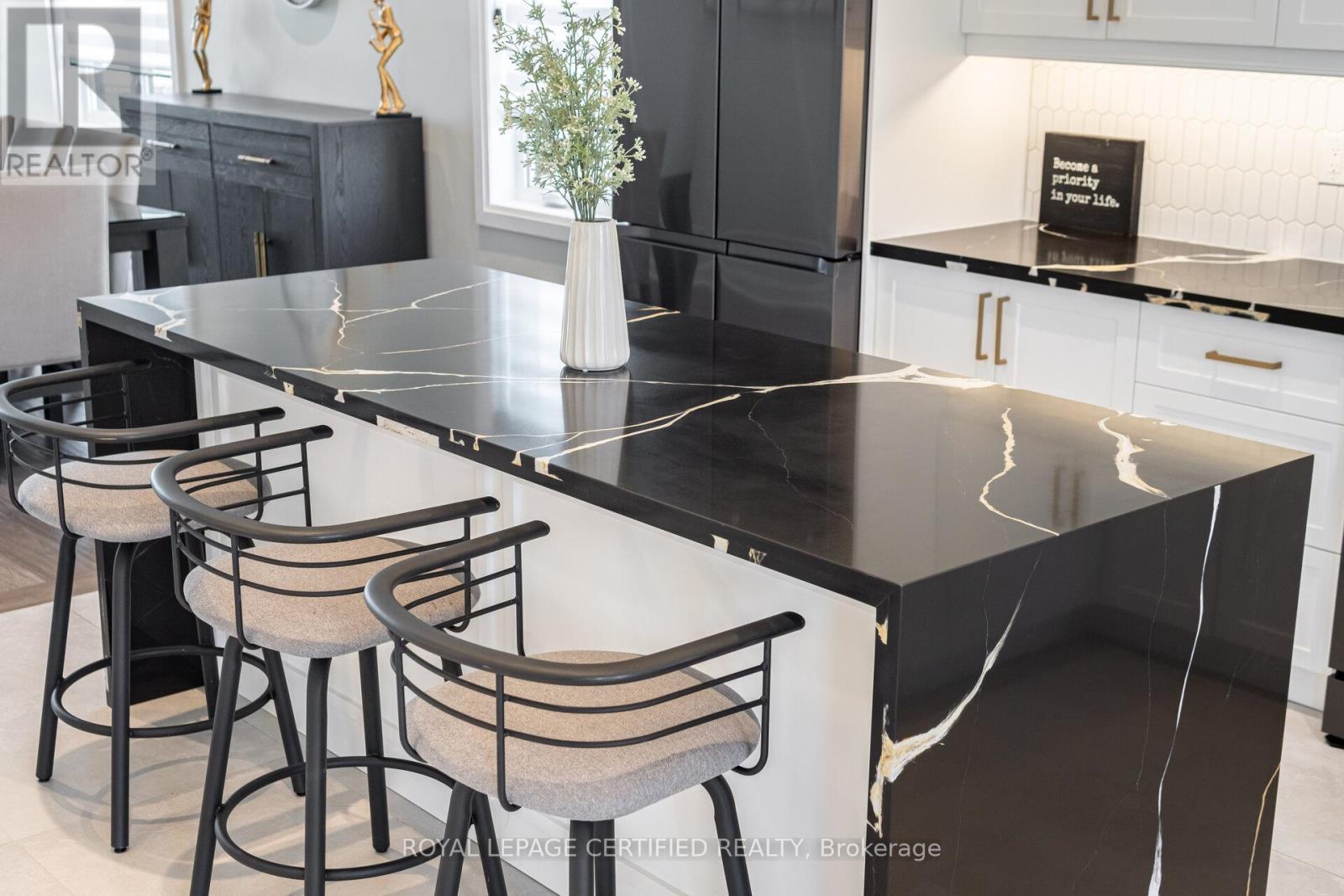 306 Avro Road, Vaughan, Ontario  L6A 1X6 - Photo 10 - N13052738