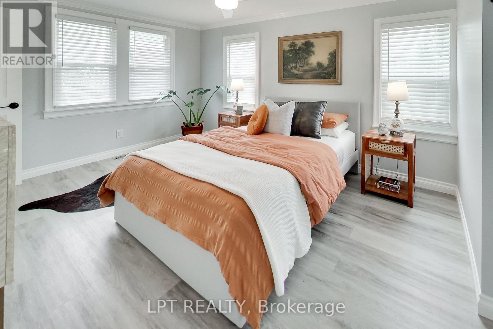 33 Ridge Road W, Oro-Medonte, Ontario  L0L 2E0 - Photo 17 - S13052718