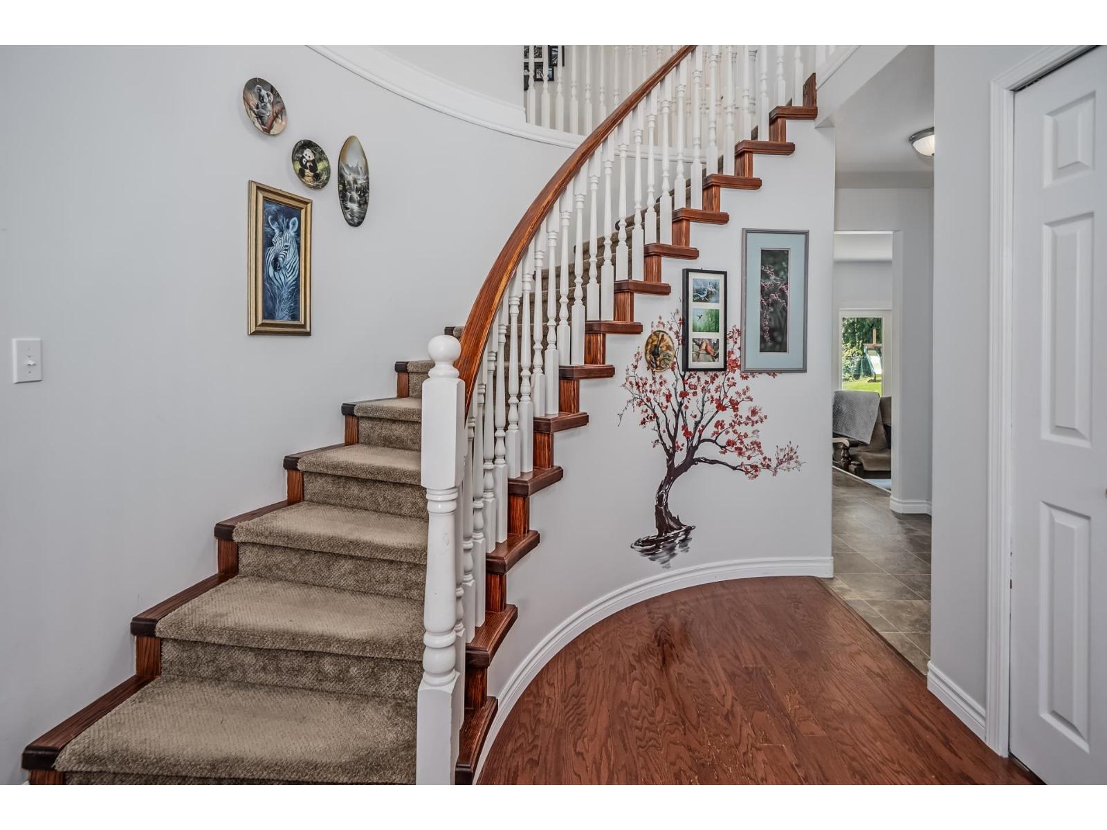 2523 Country Court, Abbotsford, British Columbia  V3G 1M1 - Photo 3 - R3116007