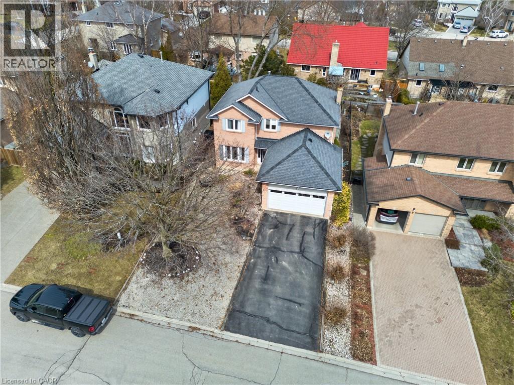 11 Giffin Road, Dundas, Ontario  L9H 6S4 - Photo 2 - 40815415