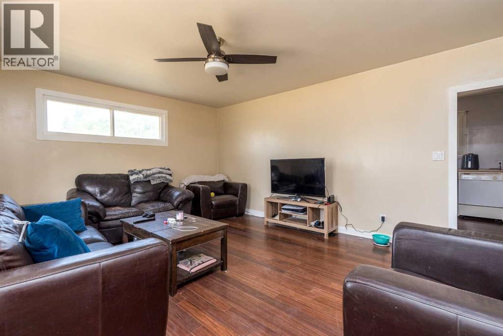 302 2 Avenue E, Maidstone, Saskatchewan  S0M 1M0 - Photo 2 - A2227005