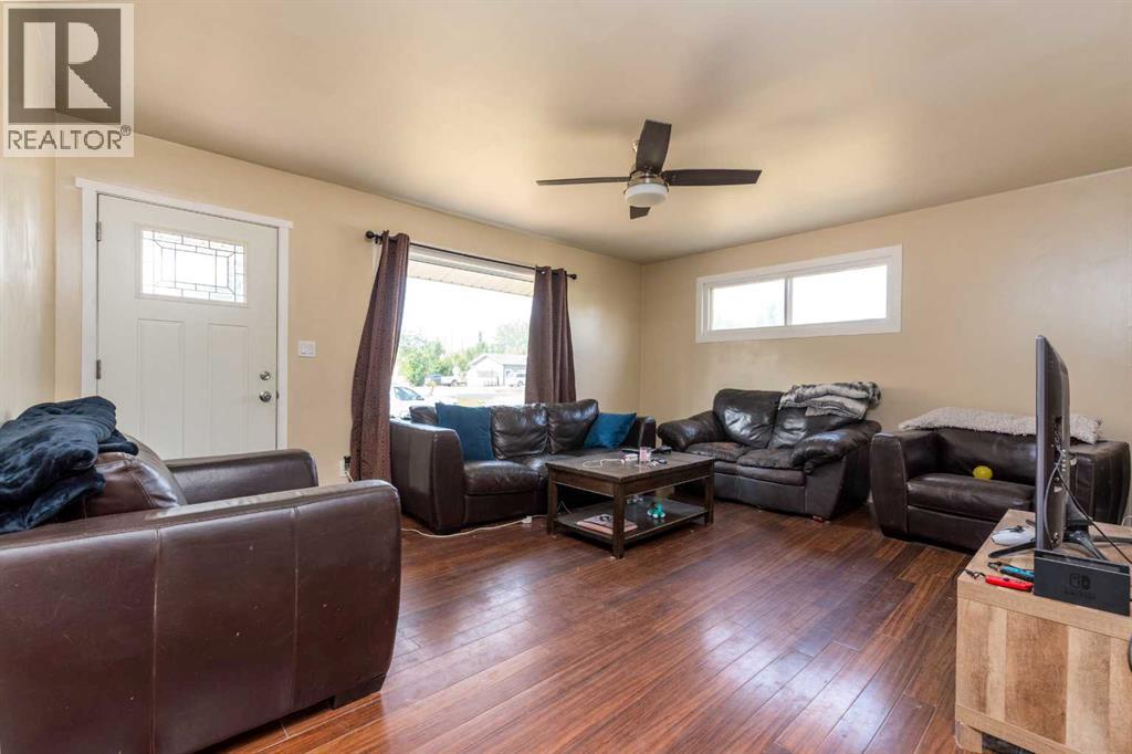 302 2 Avenue E, Maidstone, Saskatchewan  S0M 1M0 - Photo 3 - A2227005