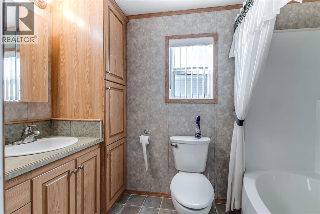 20 Oxford Lane Sw, Medicine Hat, Alberta  T1A 8W4 - Photo 37 - A2305831