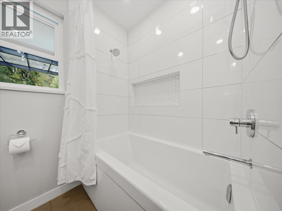 1392 Chamberlain Drive, North Vancouver, British Columbia  V7K 1P6 - Photo 18 - R3114257