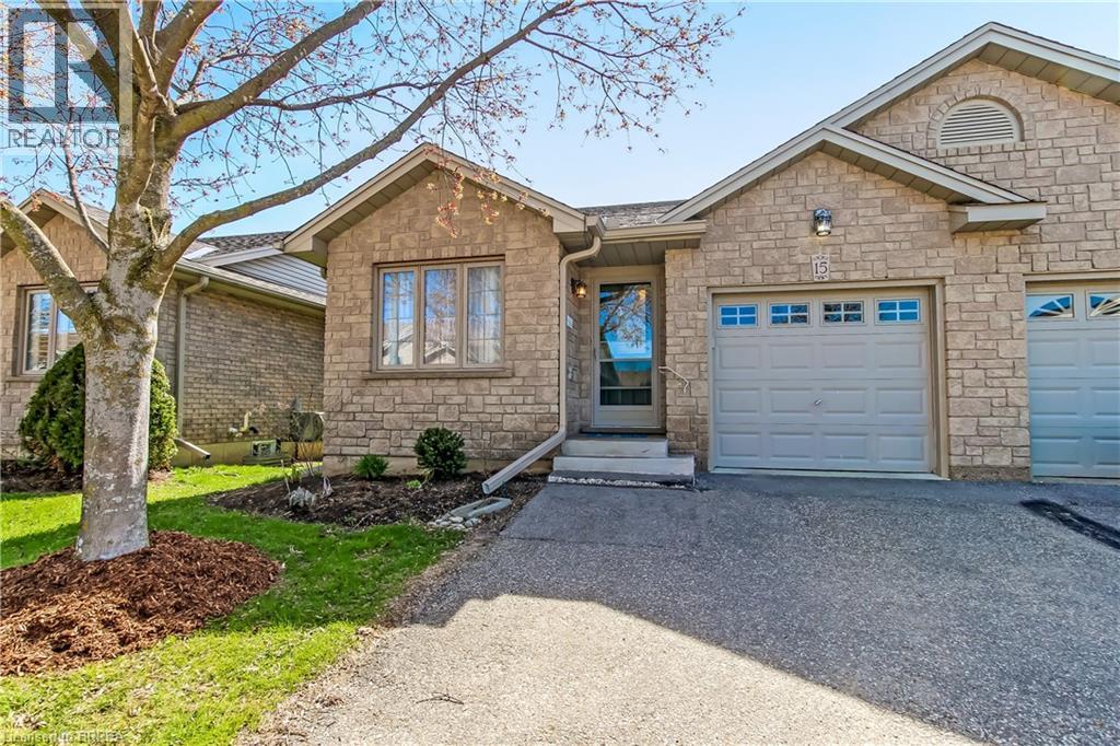19 HANLON Place Unit# 15, Paris, Ontario