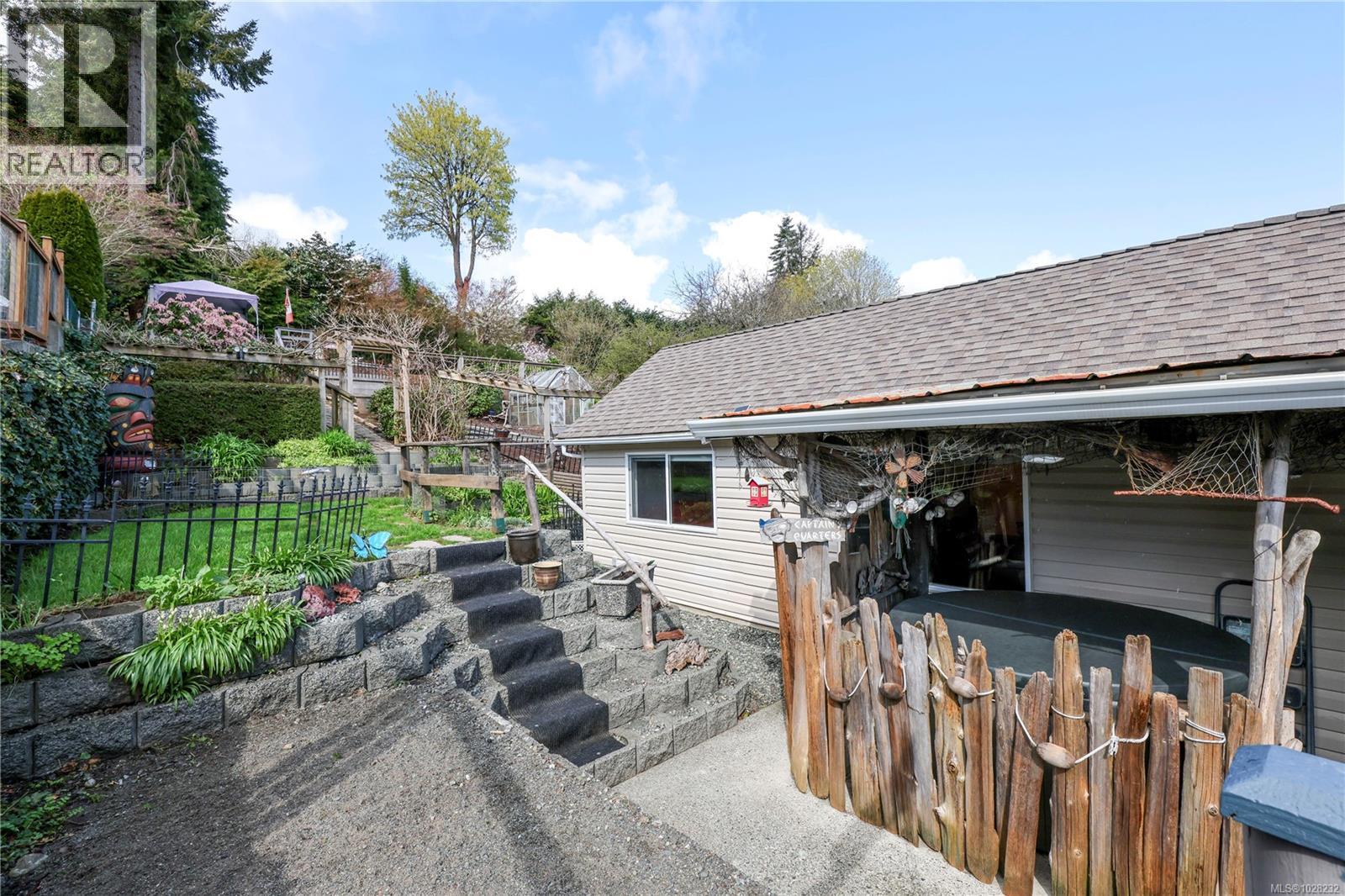 542 Thulin St, Campbell River, British Columbia  V9W 2L1 - Photo 32 - 1028232