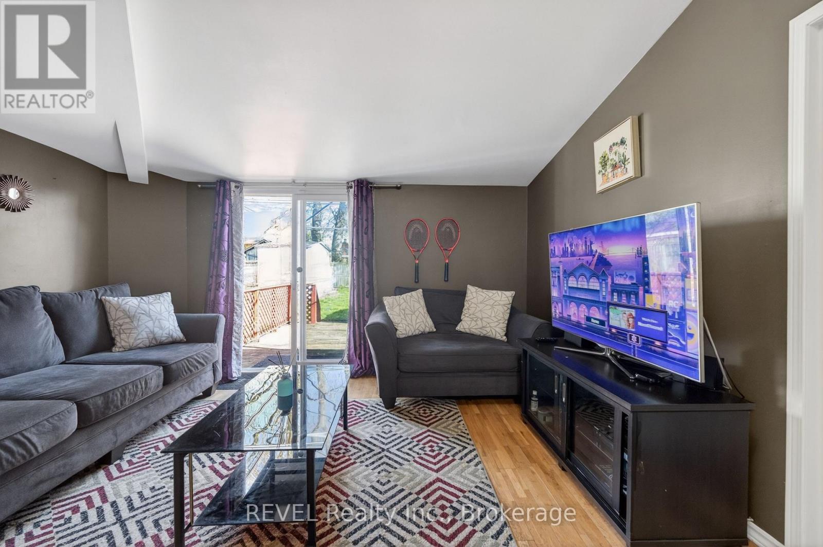 6251 Ash Street, Niagara Falls, Ontario  L2G 2H4 - Photo 2 - X13052868