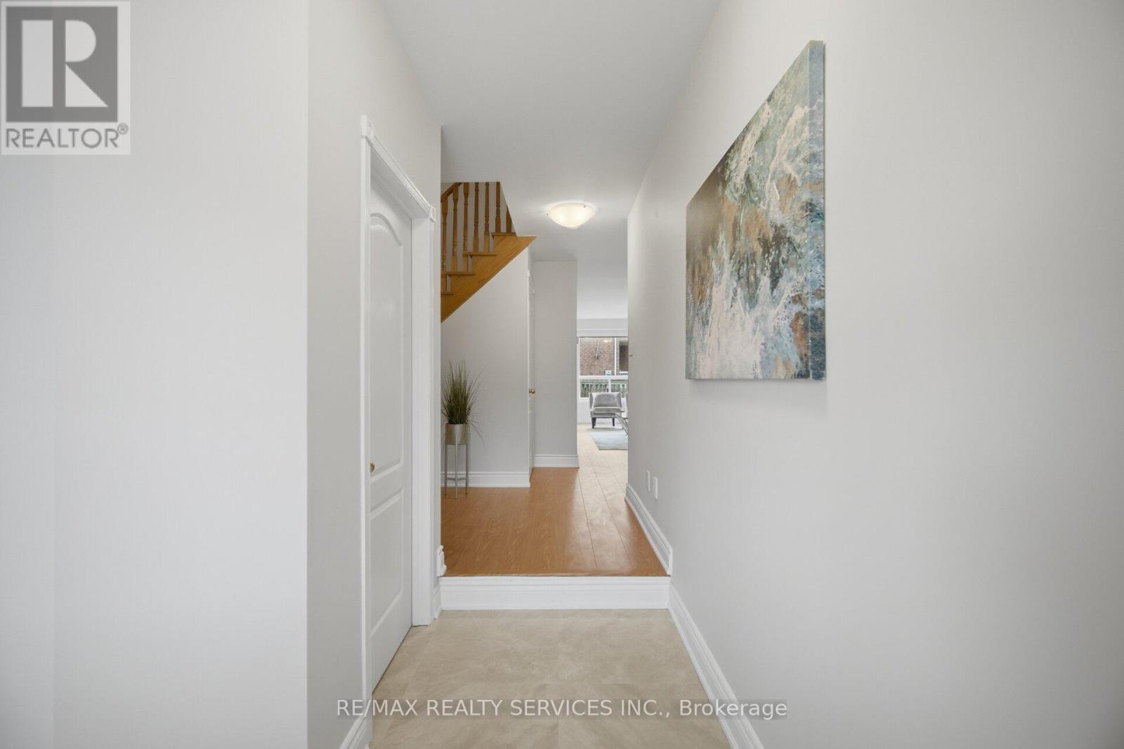 45 Monaco Court, Brampton, Ontario  L7A 1X4 - Photo 4 - W13052634